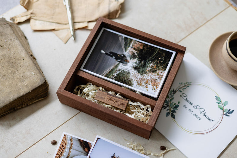 4 x 6 white glass sliding lid photo box + compartment