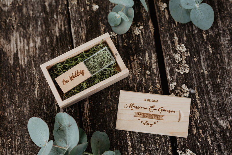 Maple Sliding lid USB box with glass USB